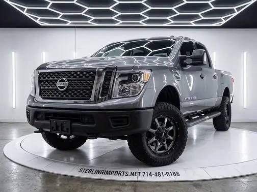 2018 Nissan Titan XD SV 4WD photo