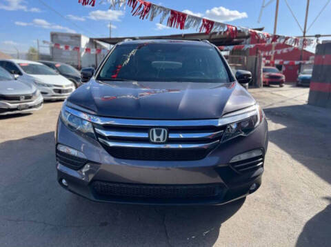 2018 Honda Pilot Touring FWD photo
