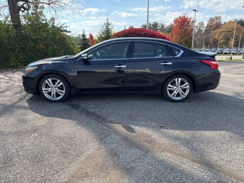 2017 Nissan Altima 3.5 SL FWD photo