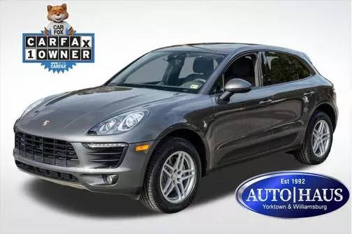 2018 Porsche Macan  AWD photo