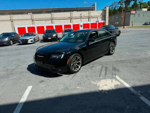 2018 Chrysler 300 Touring RWD photo