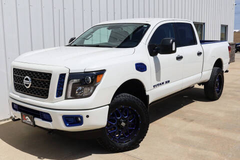 2018 Nissan Titan XD SV 4WD photo
