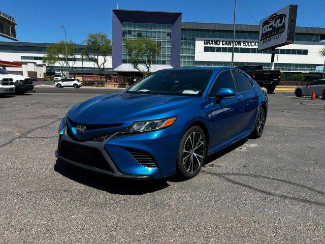 2018 Toyota Camry SE FWD photo