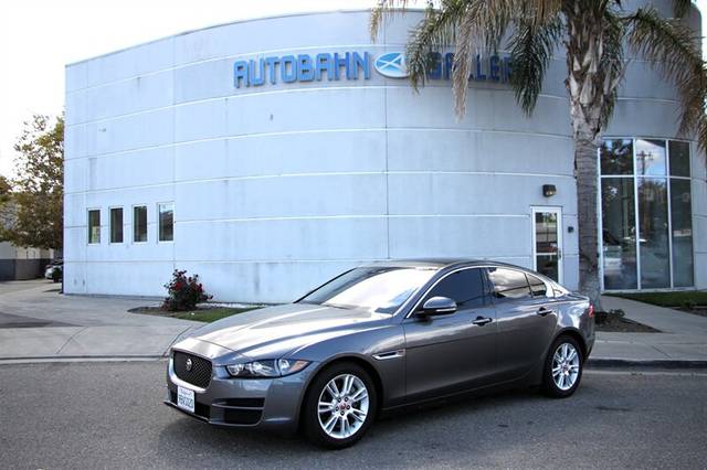 2018 Jaguar XE 20d Premium RWD photo