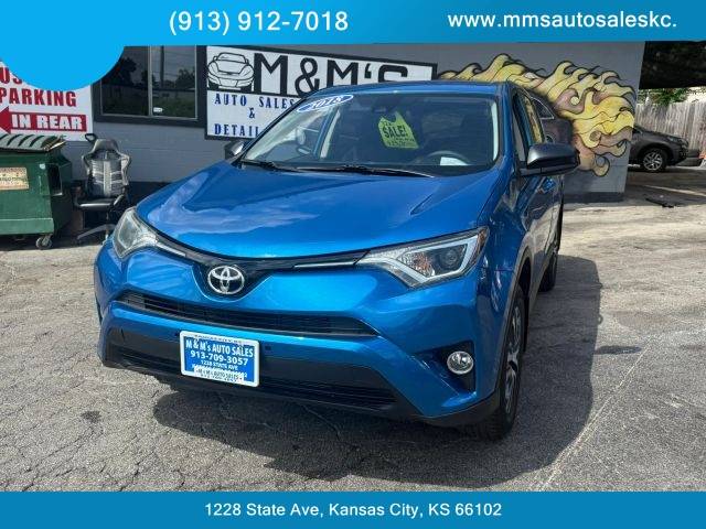 2018 Toyota RAV4 LE AWD photo