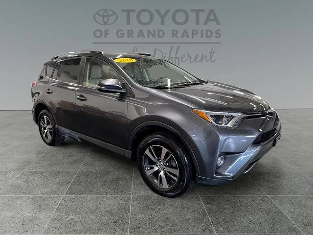 2018 Toyota RAV4 XLE AWD photo
