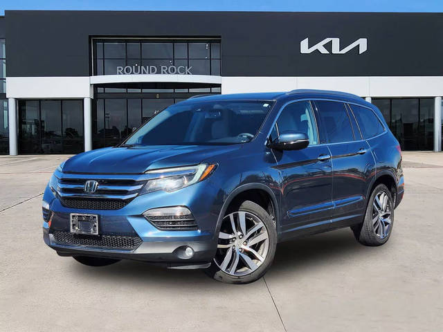 2018 Honda Pilot Touring FWD photo