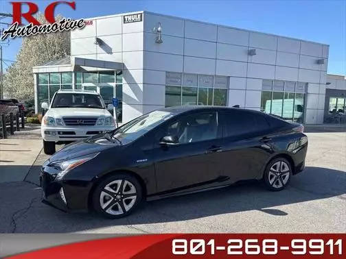 2018 Toyota Prius Three Touring FWD photo