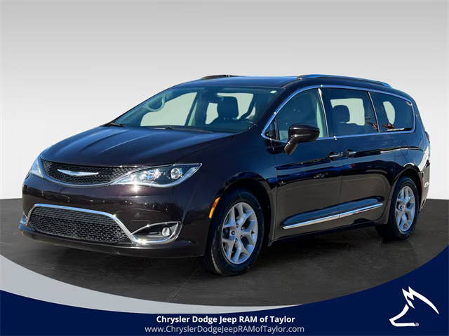 2018 Chrysler Pacifica Minivan Touring L FWD photo