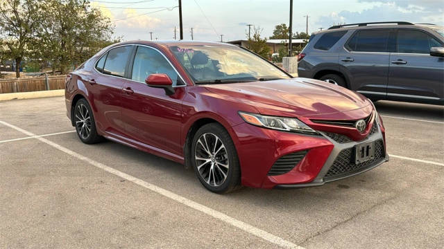 2018 Toyota Camry SE FWD photo