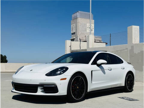 2018 Porsche Panamera 4 AWD photo