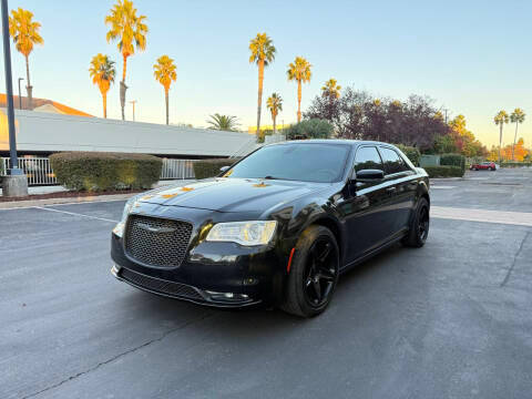 2016 Chrysler 300 300C RWD photo