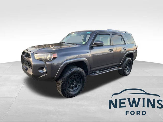 2018 Toyota 4Runner SR5 4WD photo