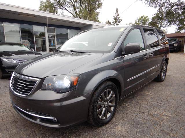 2016 Chrysler Town and Country S FWD photo