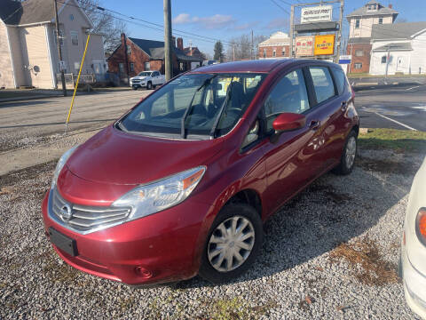 2016 Nissan Versa Note SV FWD photo