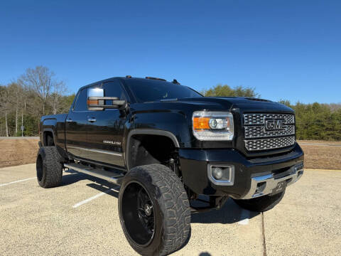 2018 GMC Sierra 2500HD Denali 4WD photo