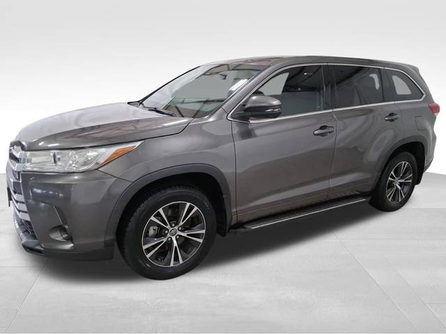 2018 Toyota Highlander LE FWD photo