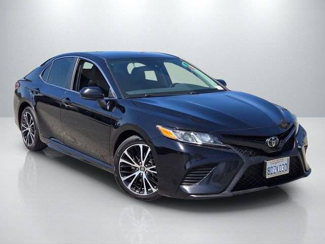 2018 Toyota Camry SE FWD photo