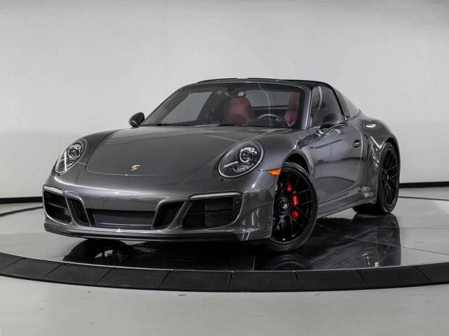 2018 Porsche 911 4 GTS AWD photo