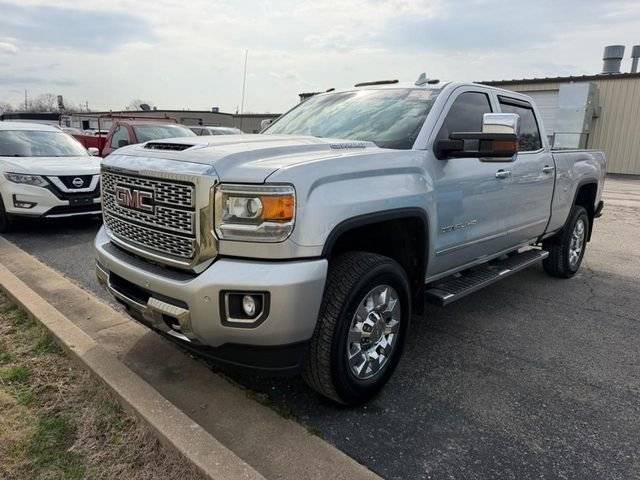 2018 GMC Sierra 2500HD Denali 4WD photo