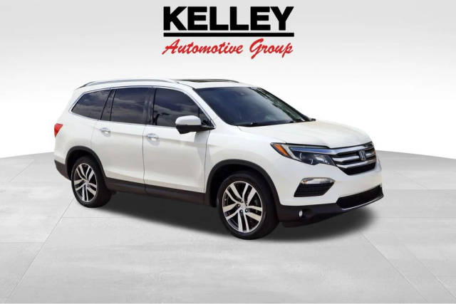 2018 Honda Pilot Touring FWD photo