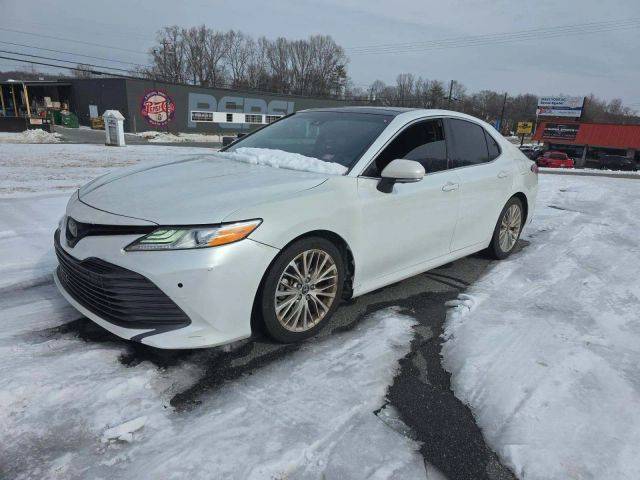2018 Toyota Camry XLE FWD photo