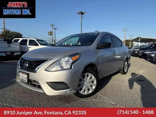 2015 Nissan Versa SV FWD photo