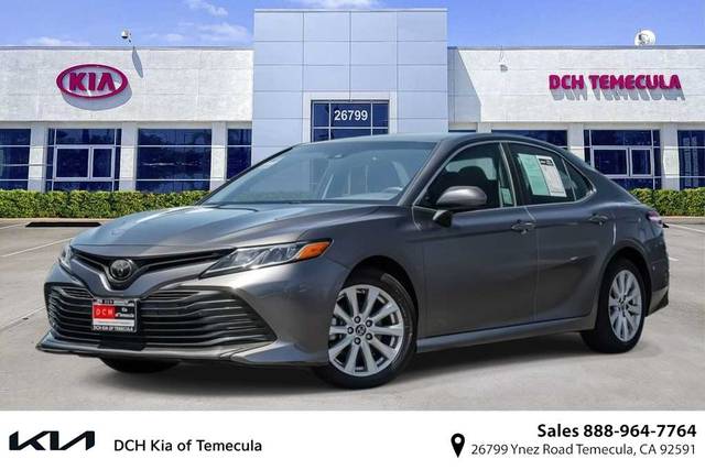 2018 Toyota Camry LE FWD photo