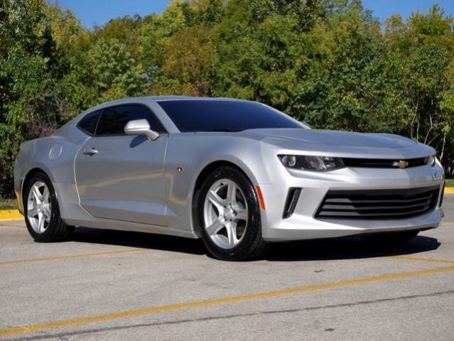 2018 Chevrolet Camaro 1LT RWD photo