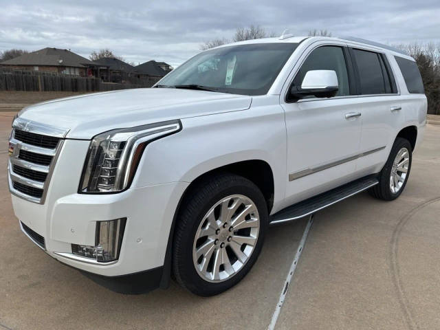 2018 Cadillac Escalade Luxury 4WD photo