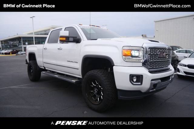2018 GMC Sierra 2500HD Denali 4WD photo