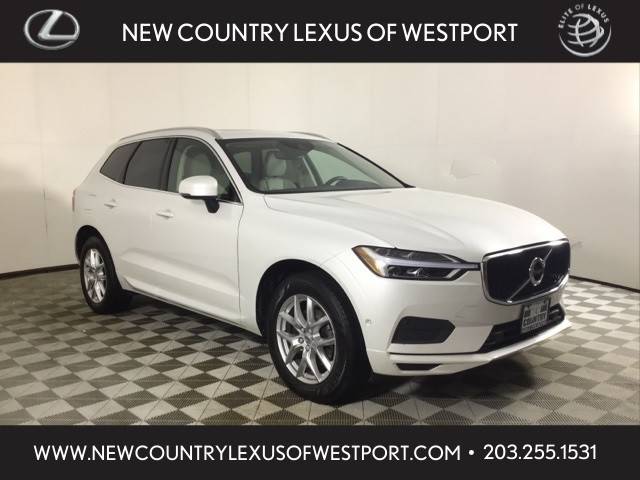 2018 Volvo XC60 Momentum AWD photo