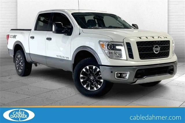 2018 Nissan Titan PRO-4X 4WD photo