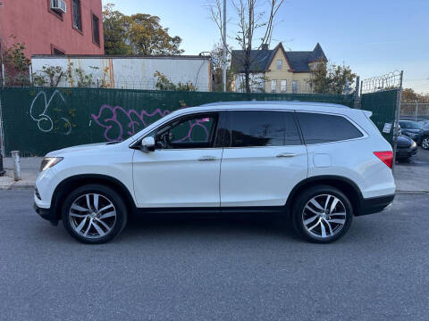 2018 Honda Pilot Touring AWD photo