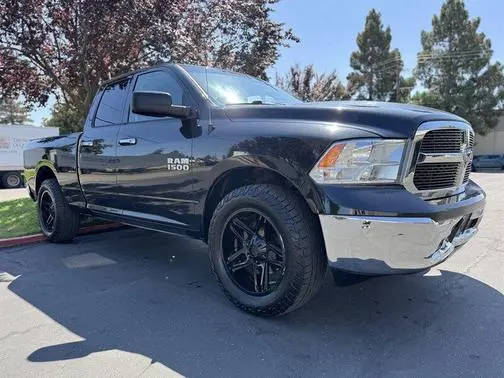2017 Ram 1500 SLT 4WD photo