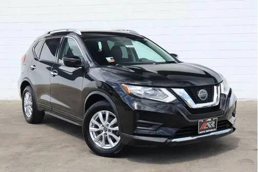 2018 Nissan Rogue SV FWD photo