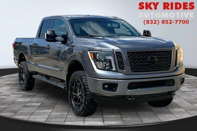 2018 Nissan Titan XD SV 4WD photo