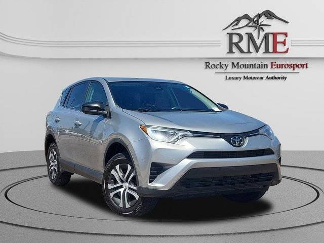 2018 Toyota RAV4 LE AWD photo