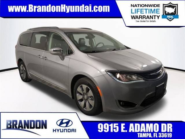 2018 Chrysler Pacifica Minivan Hybrid Limited FWD photo