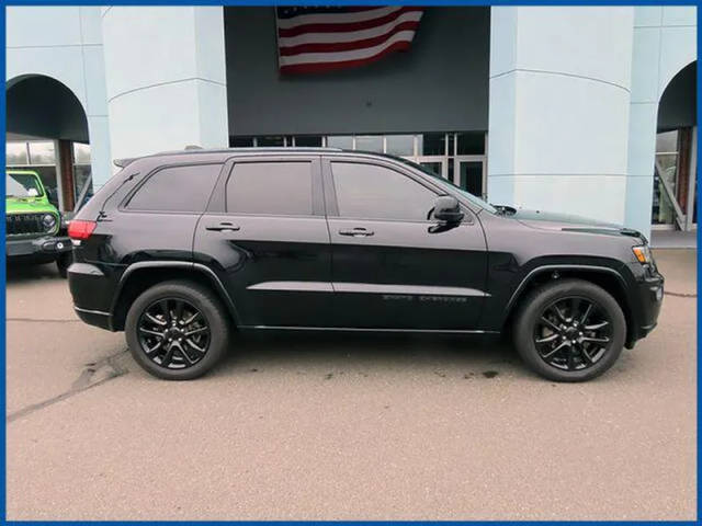 2018 Jeep Grand Cherokee Altitude 4WD photo