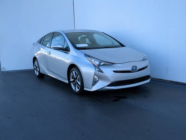 2018 Toyota Prius Three Touring FWD photo