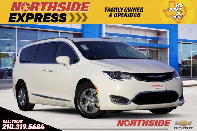 2018 Chrysler Pacifica Minivan Hybrid Touring L FWD photo