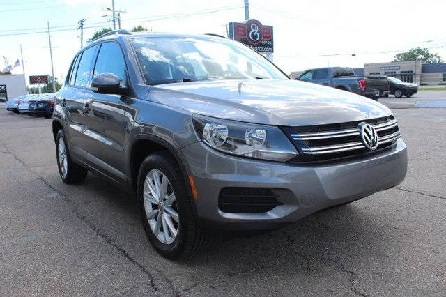 2018 Volkswagen Tiguan  AWD photo