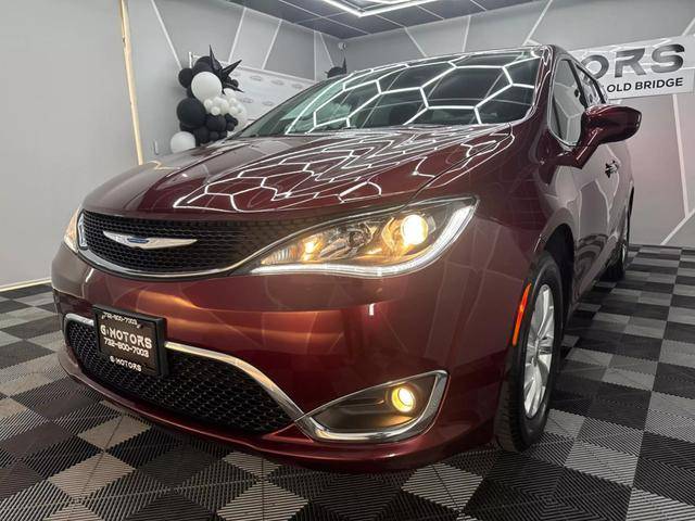 2018 Chrysler Pacifica Minivan Touring Plus FWD photo