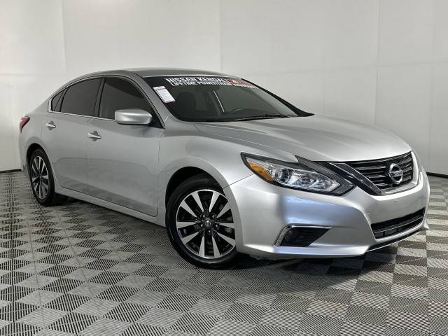 2017 Nissan Altima 2.5 SV FWD photo