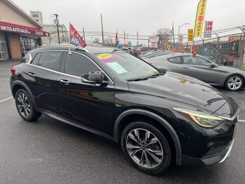 2018 Infiniti QX30 Luxury AWD photo