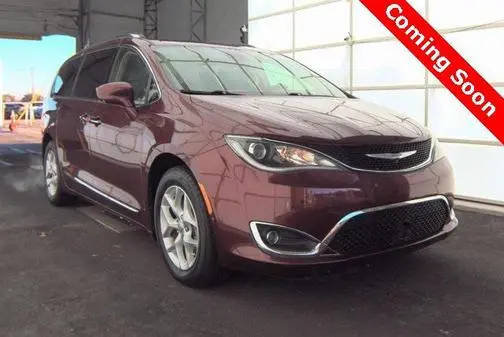 2018 Chrysler Pacifica Minivan Touring L Plus FWD photo