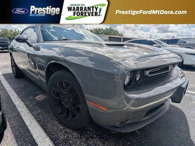 2018 Dodge Challenger SXT RWD photo