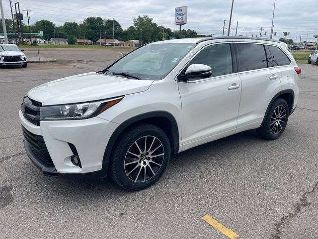2018 Toyota Highlander SE FWD photo