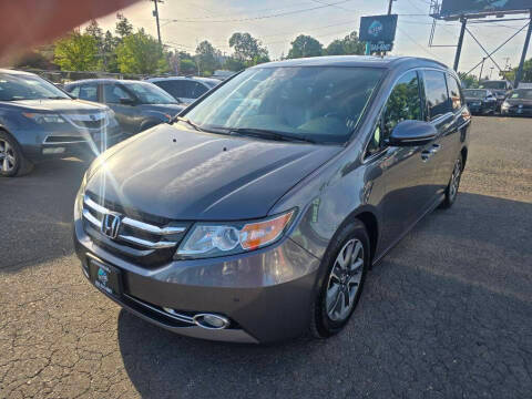 2015 Honda Odyssey Touring FWD photo